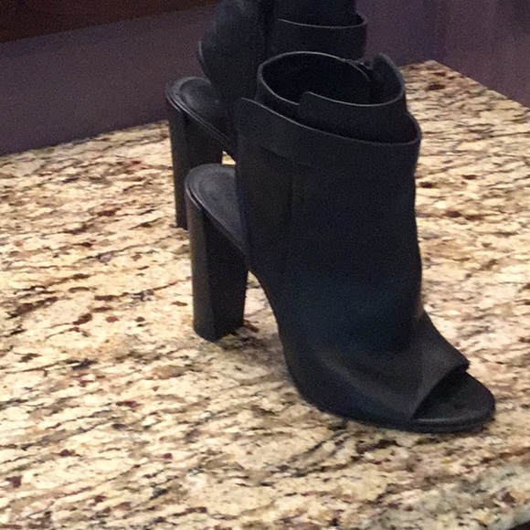 Vince Shoes - Vince. Black. Open toe bootie. 4” heel